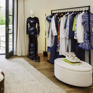 Personal Shopper by Saks Fifth Avenue Dubai