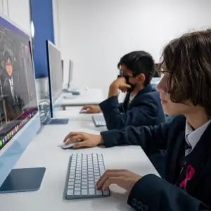 Nikon School Dubai